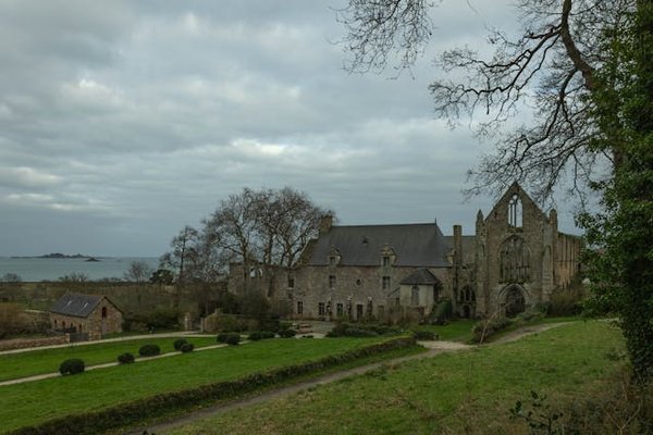 Comment organiser une visite des anciens monastères dans le désert du Sinaï, Égypte?